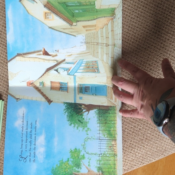 Set of two Christian Childrens Books - Picture 5 of 6